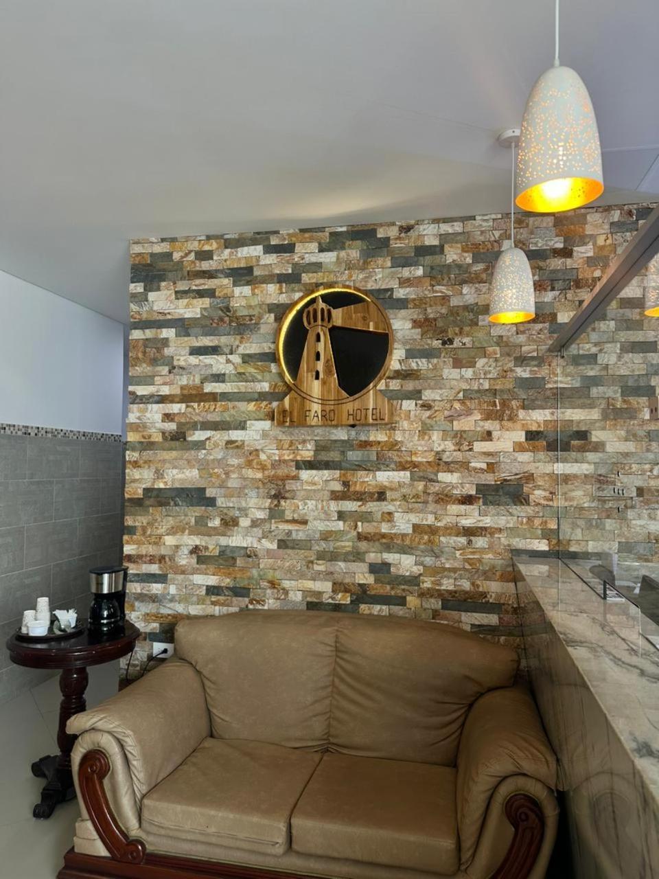 Hotel El Faro - Desayunos Incluidos - Manga,